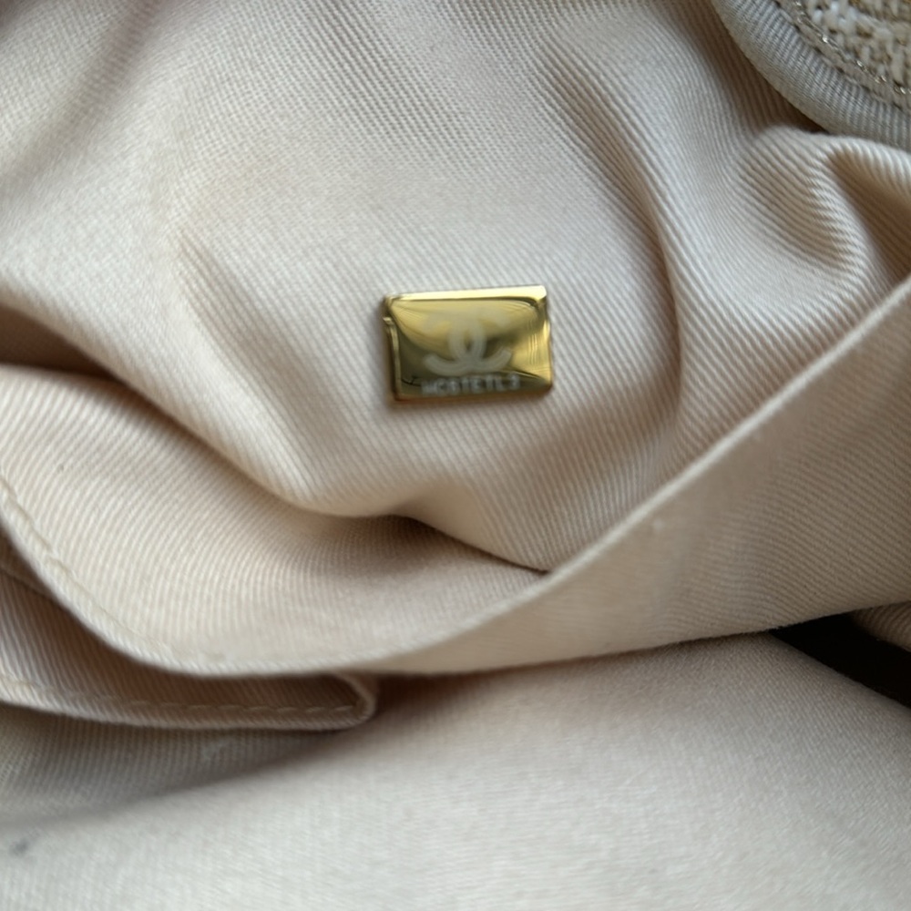 Chanel Deauville Large Cream and gold Tote - Picture 4 of 4